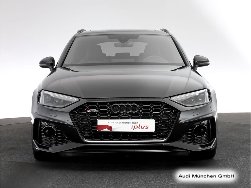 Audi RS4 2024 г. Чёрный, пробег 29617 км