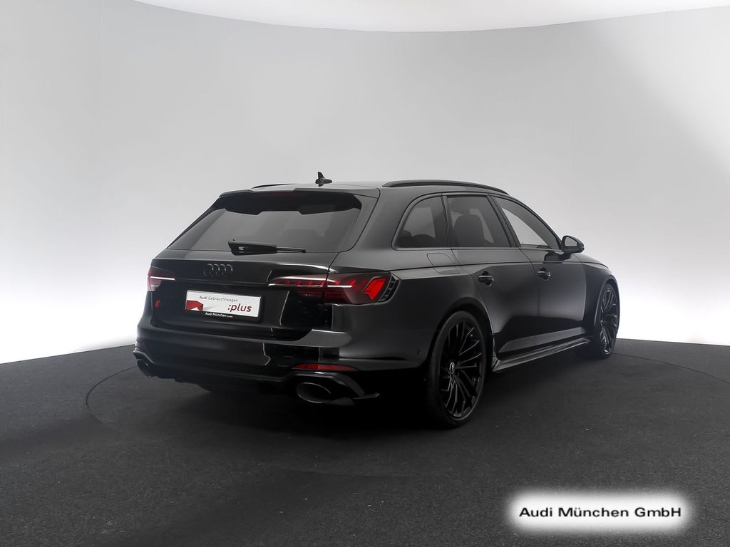 Audi RS4 2024 г. Чёрный, пробег 29617 км