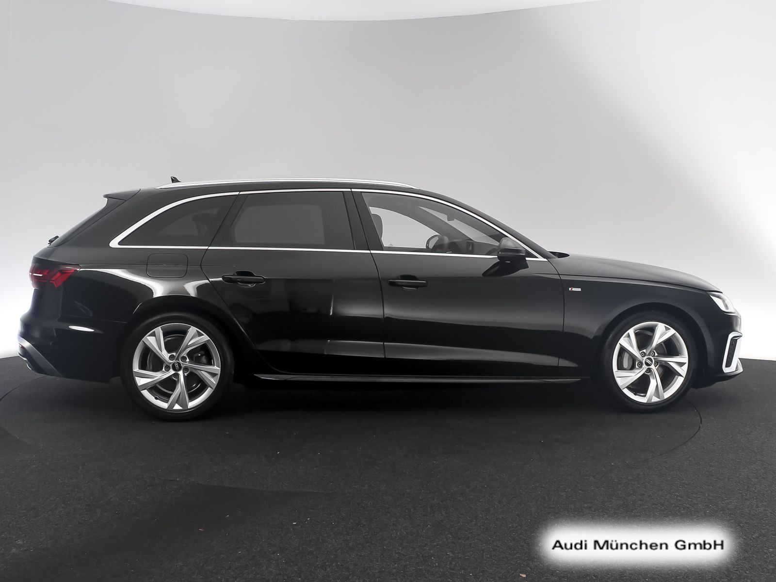 Audi A4 2024 г. Чёрный, пробег 31382 км