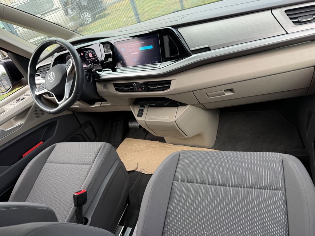 Volkswagen T7 MULTIVAN 2024 г. Красный, пробег 10000 км