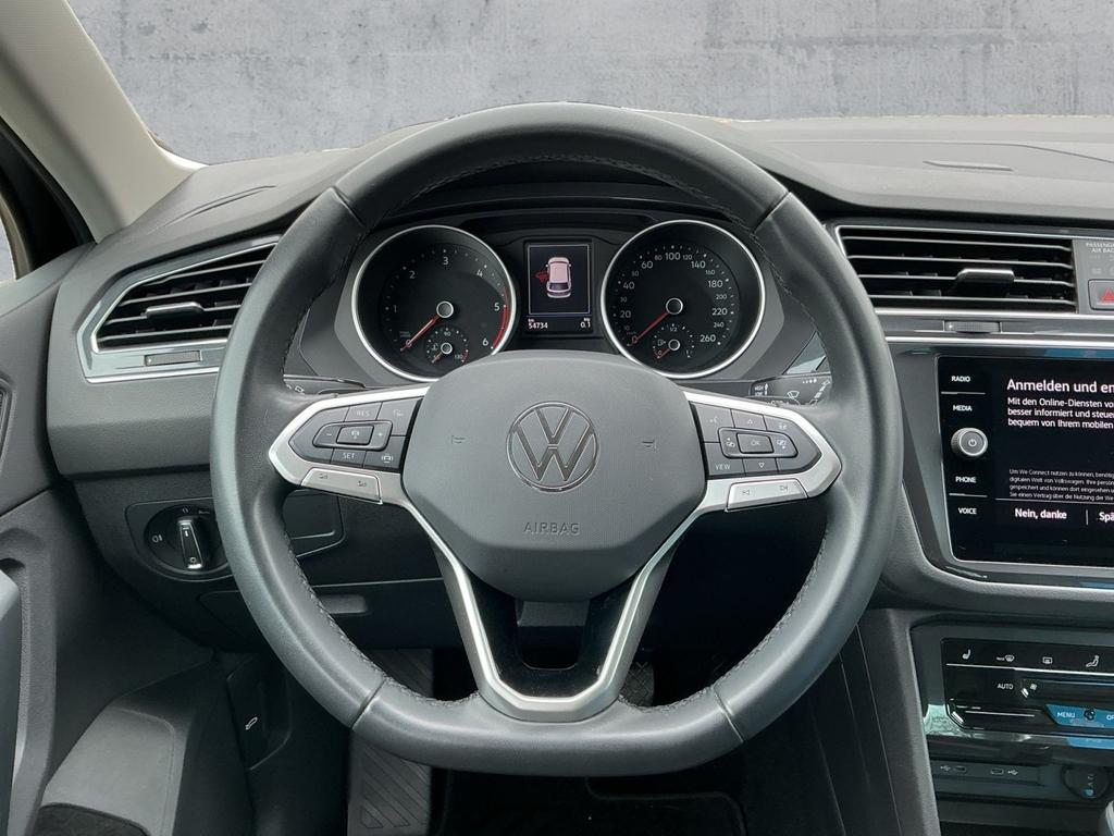 Volkswagen Tiguan 2023 г. Чёрный, пробег 54731 км