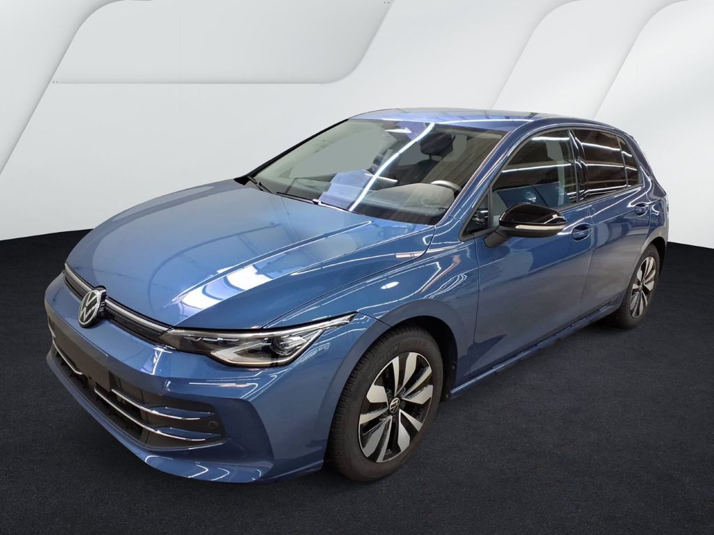 Volkswagen Golf 2025 г. Синий, пробег 15200 км