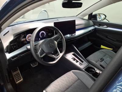 Volkswagen Golf 2025 г. Синий, пробег 15200 км