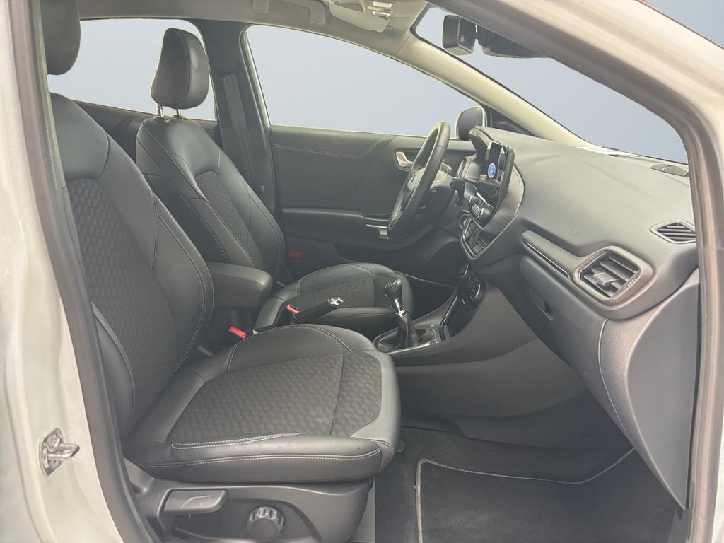Ford Puma 2023 г. Белый, пробег 39969 км