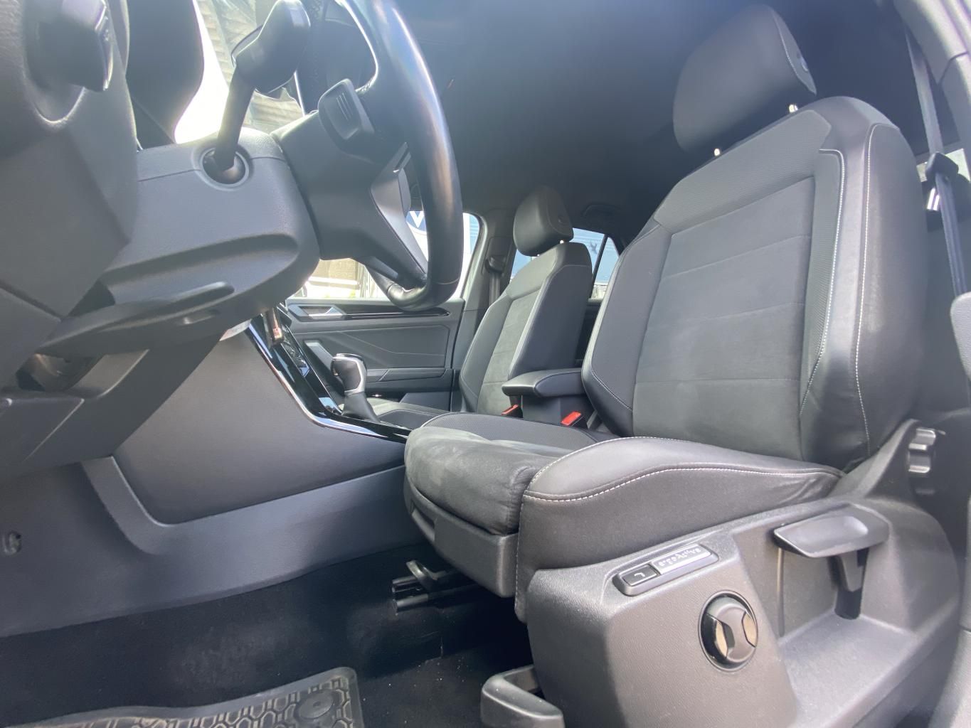 Volkswagen T-Roc 2023 г. Серый, пробег 35638 км