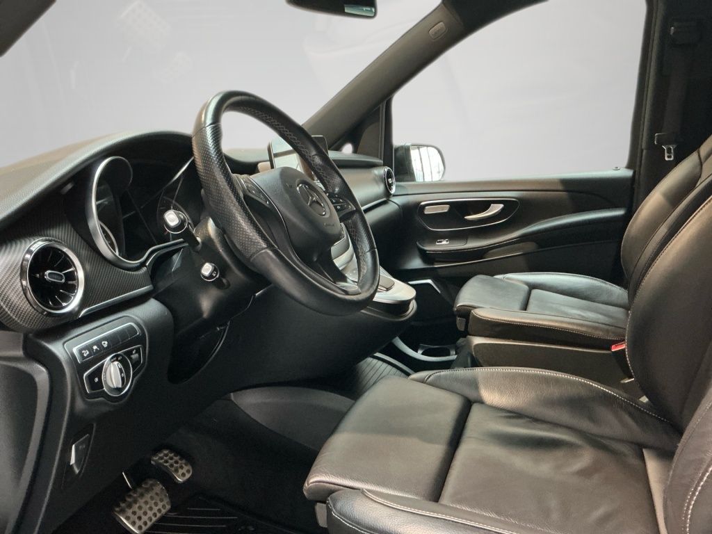 Mercedes-Benz V 300 2023 г. Чёрный, пробег 45337 км