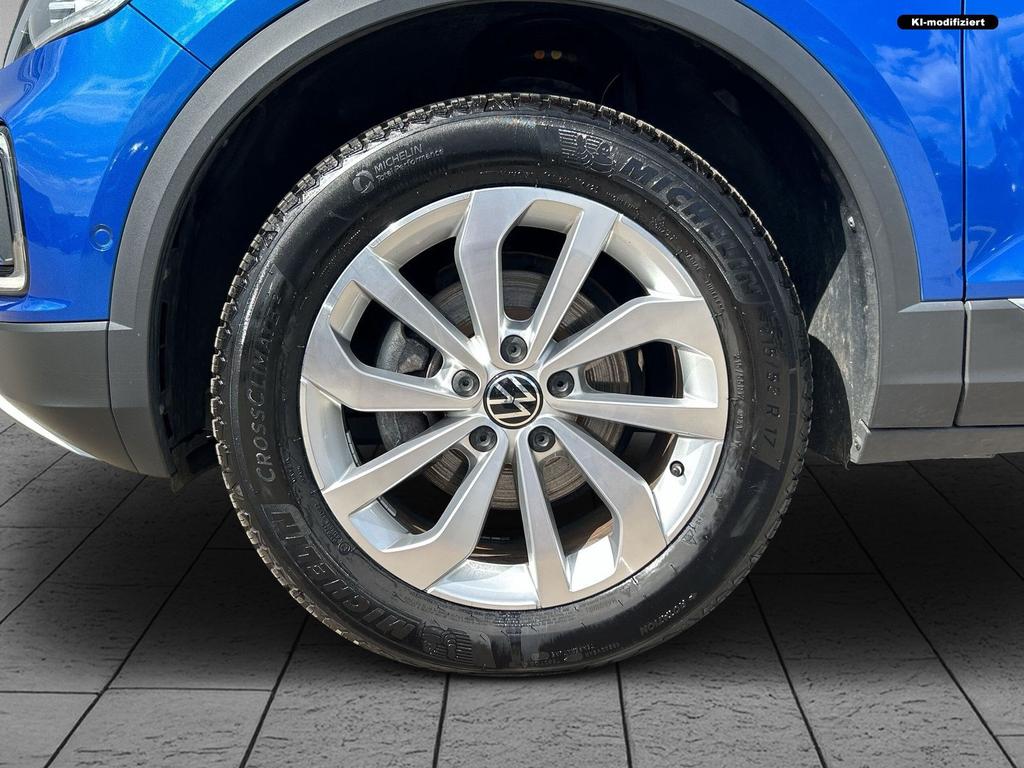 Volkswagen T-Roc 2023 г. Синий, пробег 38450 км
