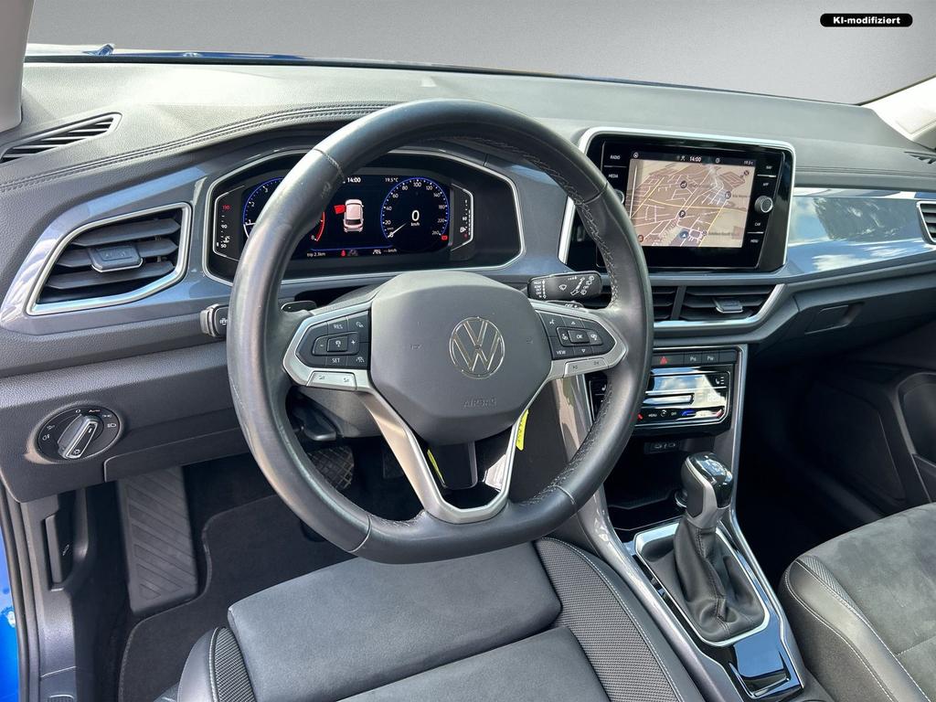 Volkswagen T-Roc 2023 г. Синий, пробег 38450 км