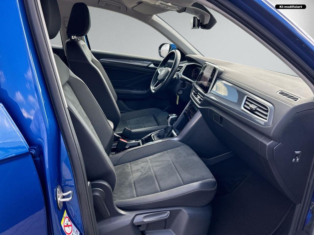 Volkswagen T-Roc 2023 г. Синий, пробег 38450 км