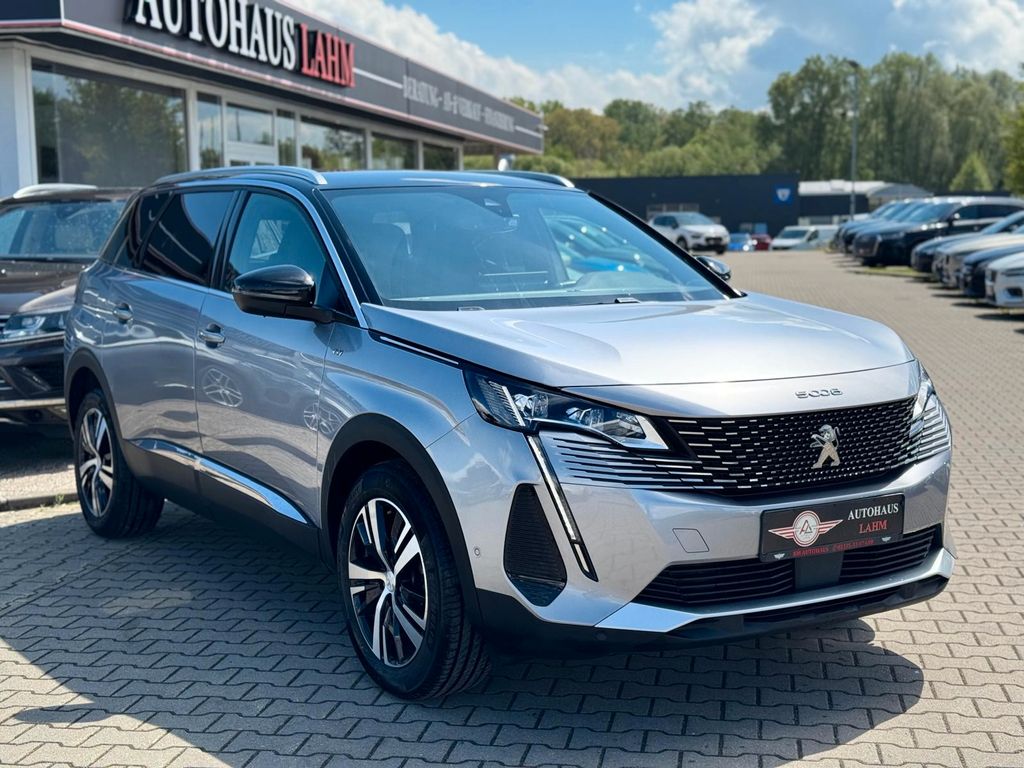 Peugeot 5008 2023 г. Серый, пробег 49000 км