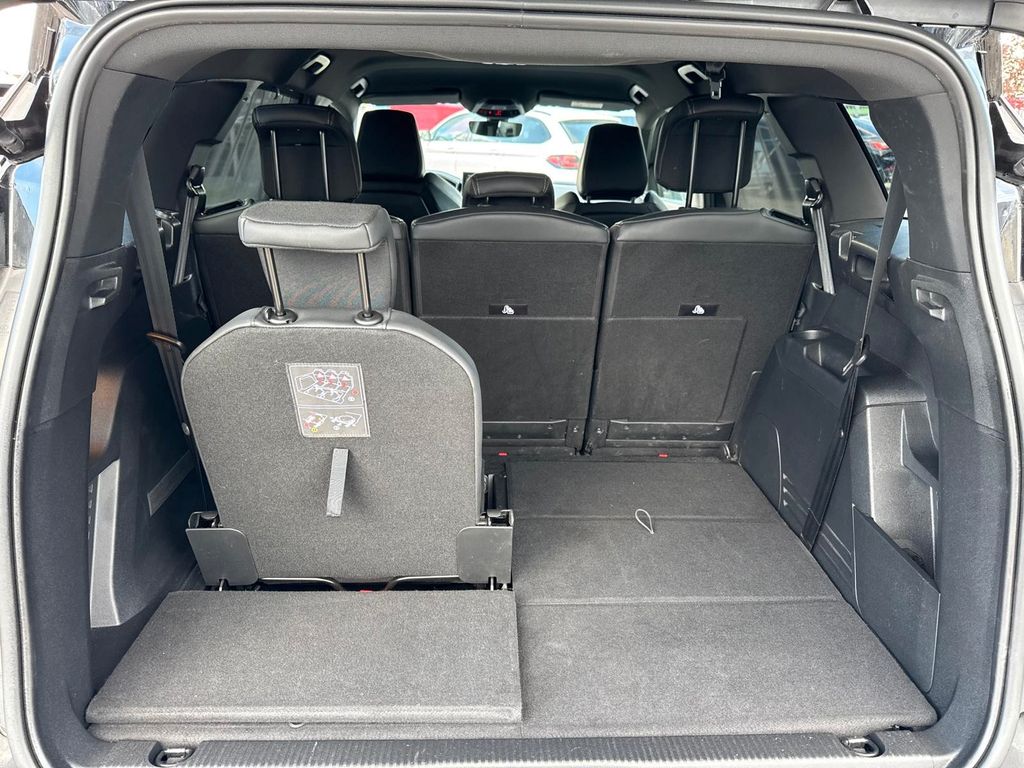 Peugeot 5008 2023 г. Серый, пробег 49000 км
