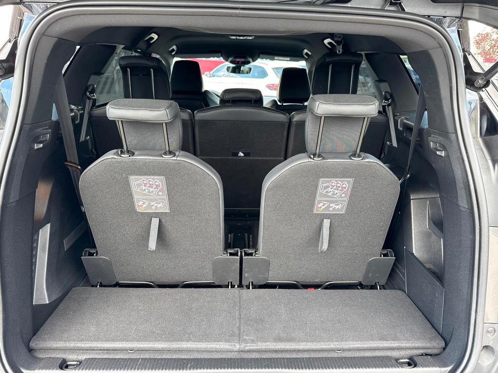 Peugeot 5008 2023 г. Серый, пробег 49000 км