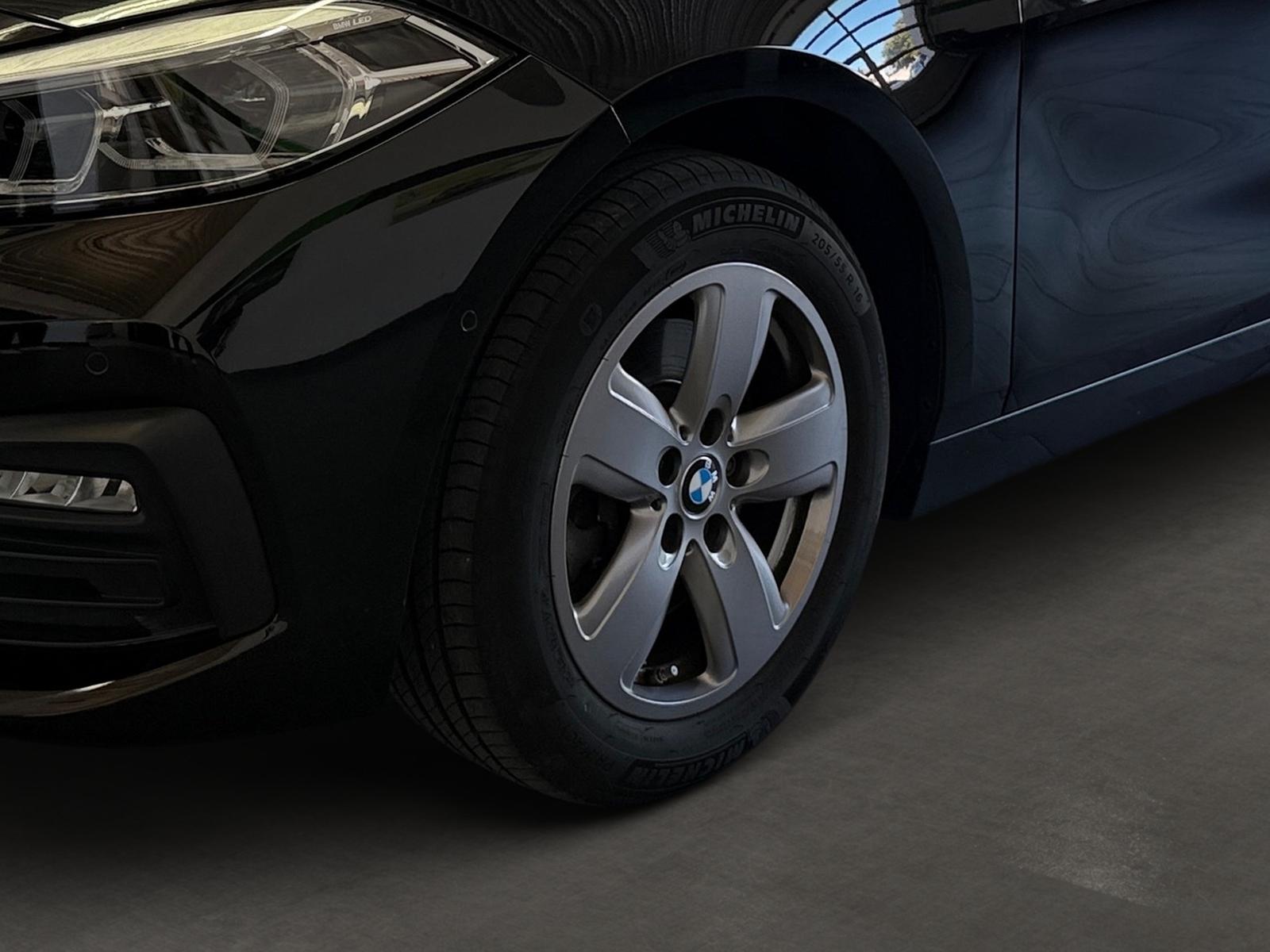 BMW 118 2022 г. Чёрный, пробег 46900 км