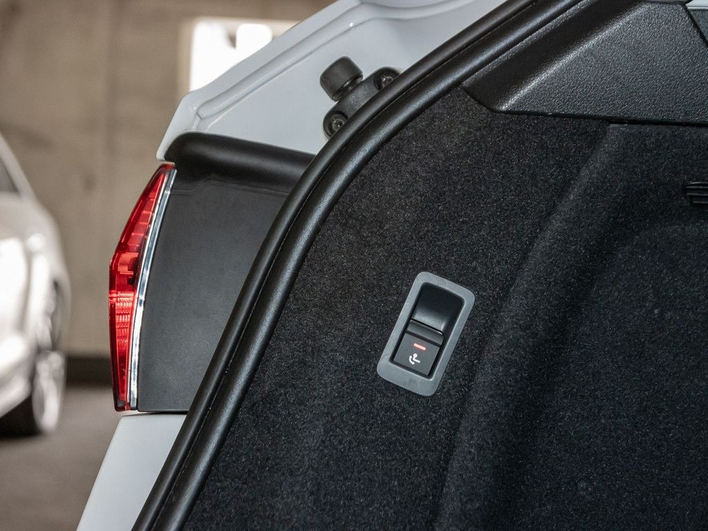 Audi A4 2023 г. Белый, пробег 53404 км