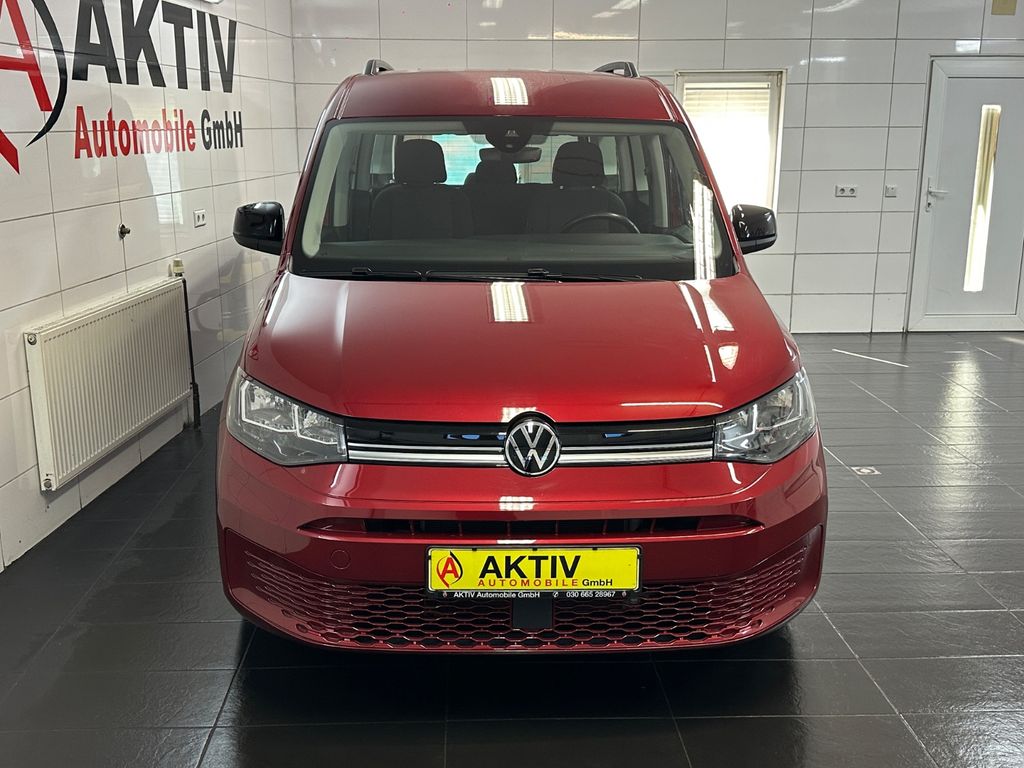Volkswagen Caddy 2022 г. Красный, пробег 40000 км