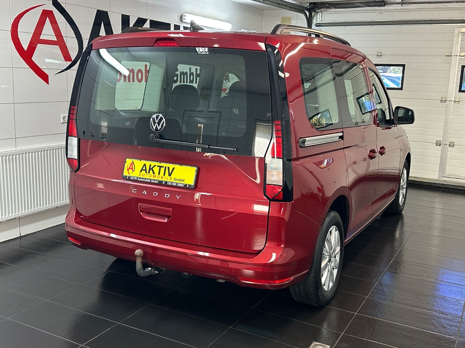 Volkswagen Caddy 2022 г. Красный, пробег 40000 км