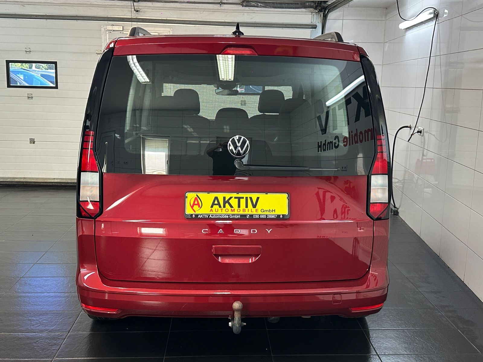 Volkswagen Caddy 2022 г. Красный, пробег 40000 км