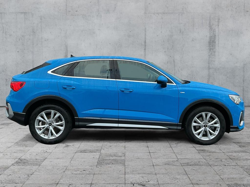 Audi Q3 2022 г. Синий, пробег 31367 км