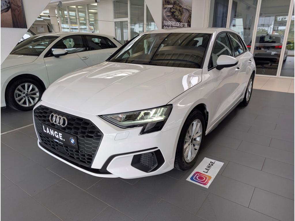 Audi A3 2022 г. Белый, пробег 55160 км