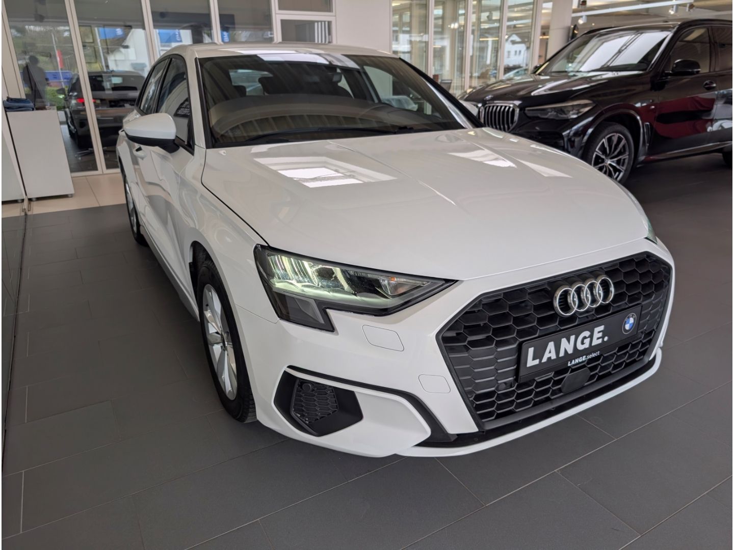 Audi A3 2022 г. Белый, пробег 55160 км