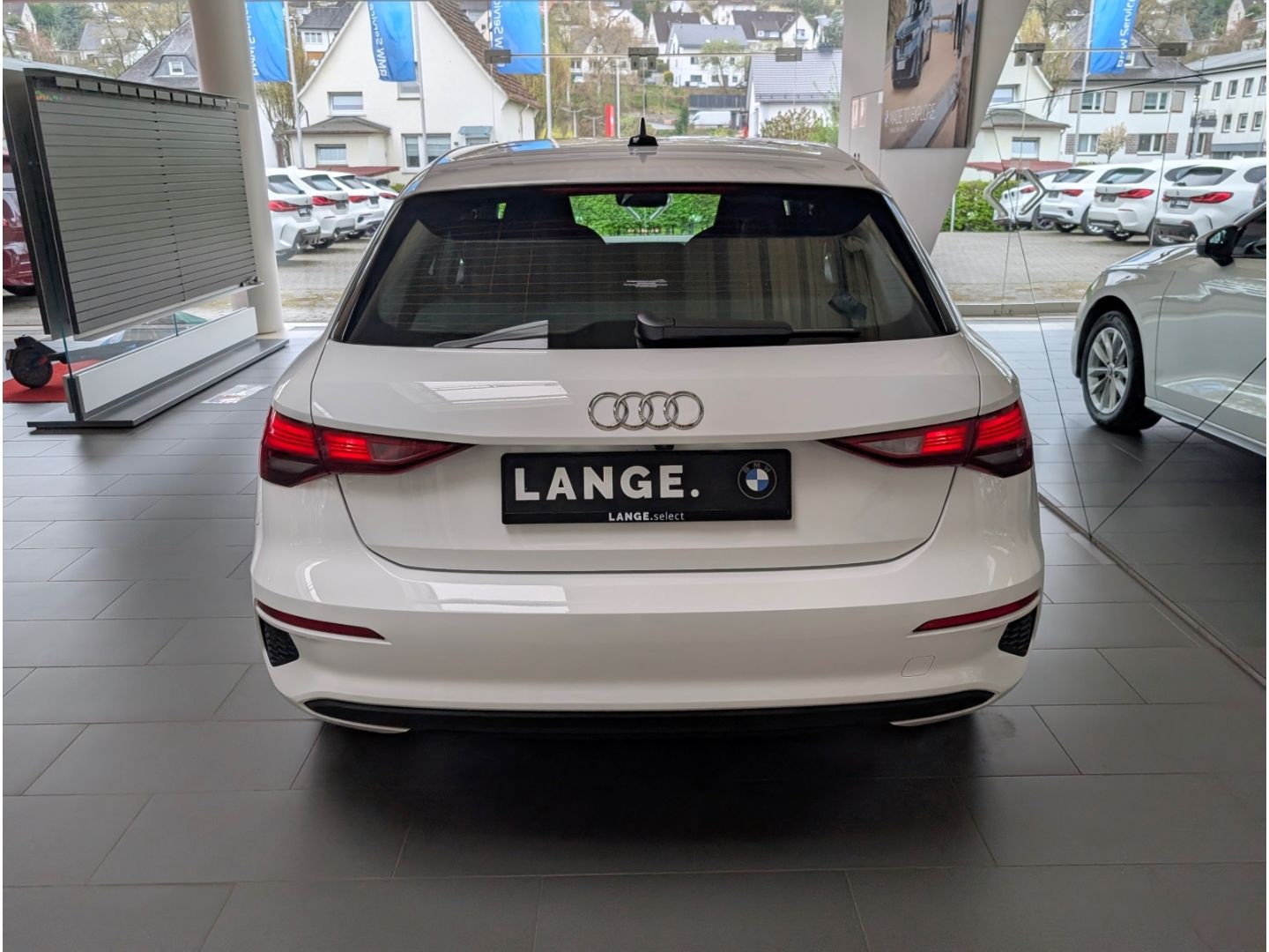 Audi A3 2022 г. Белый, пробег 55160 км