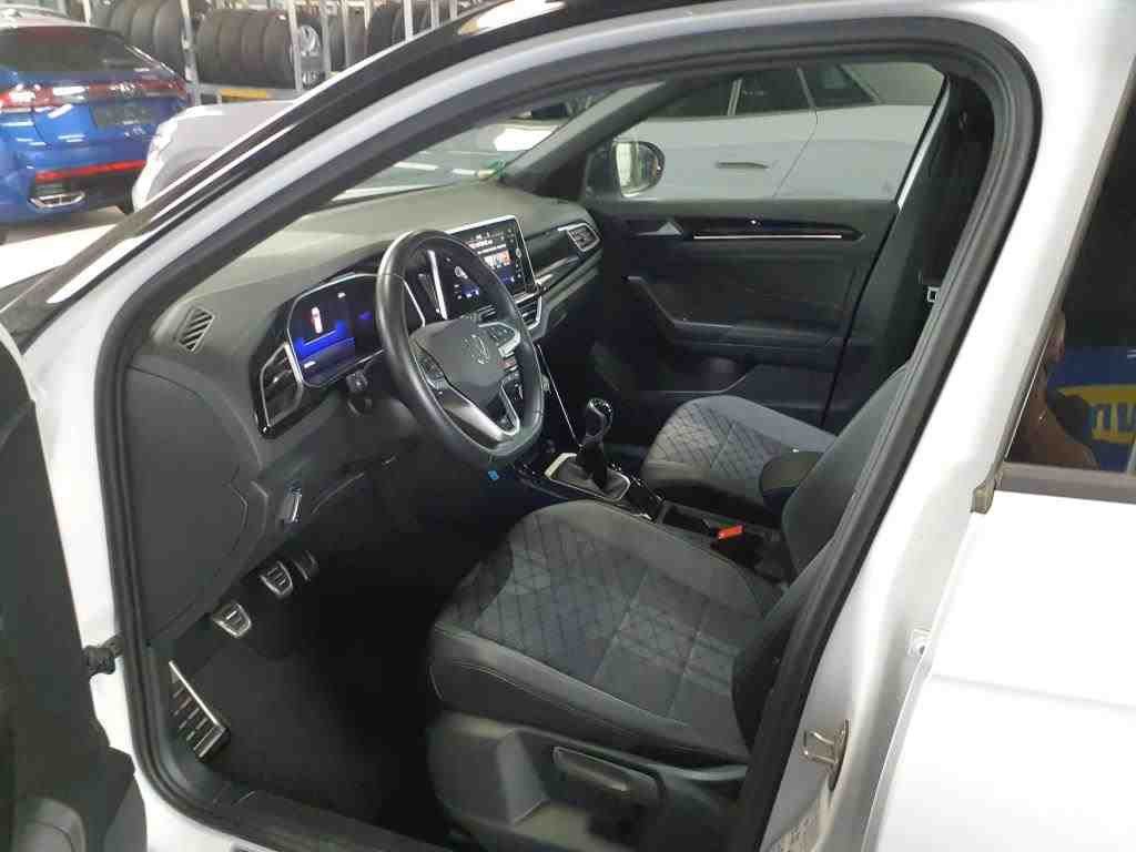 Volkswagen T-Roc 2024 г. Белый, пробег 25700 км