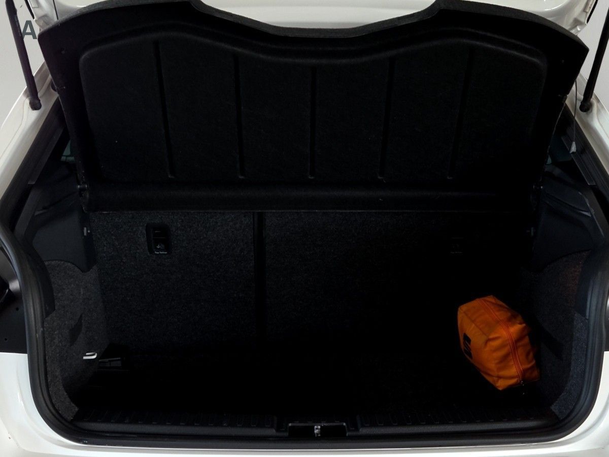 SEAT Ibiza 2022 г. Белый, пробег 39700 км