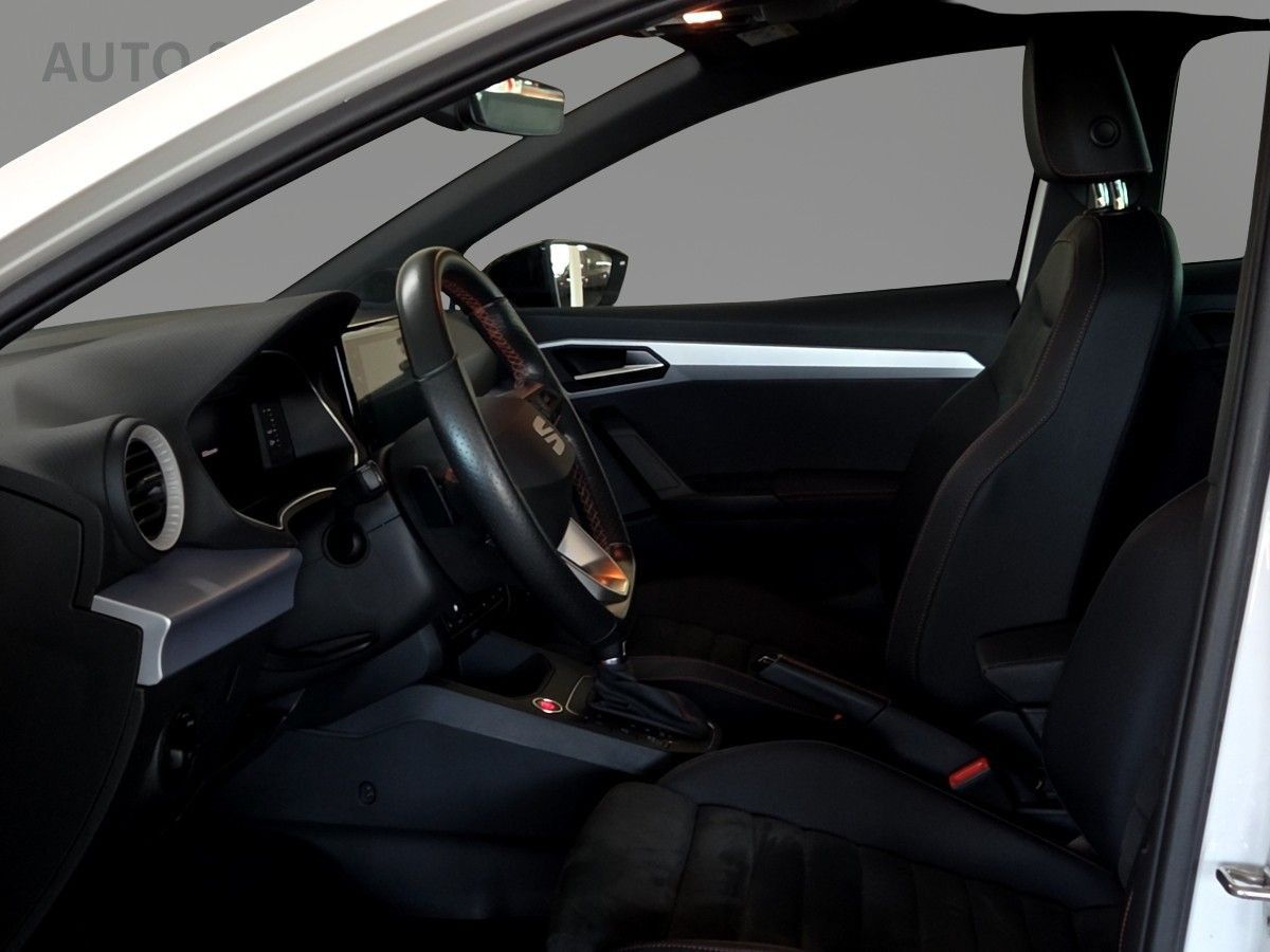 SEAT Ibiza 2022 г. Белый, пробег 39700 км