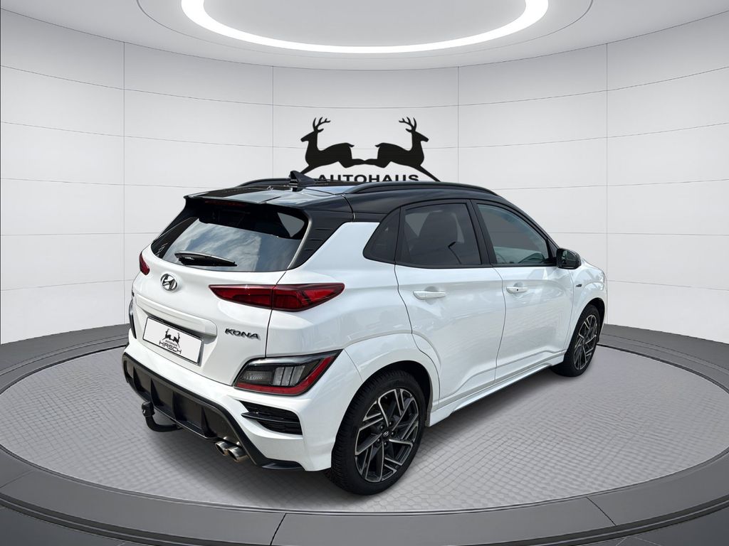 Hyundai Kona 2023 г. Белый, пробег 54522 км
