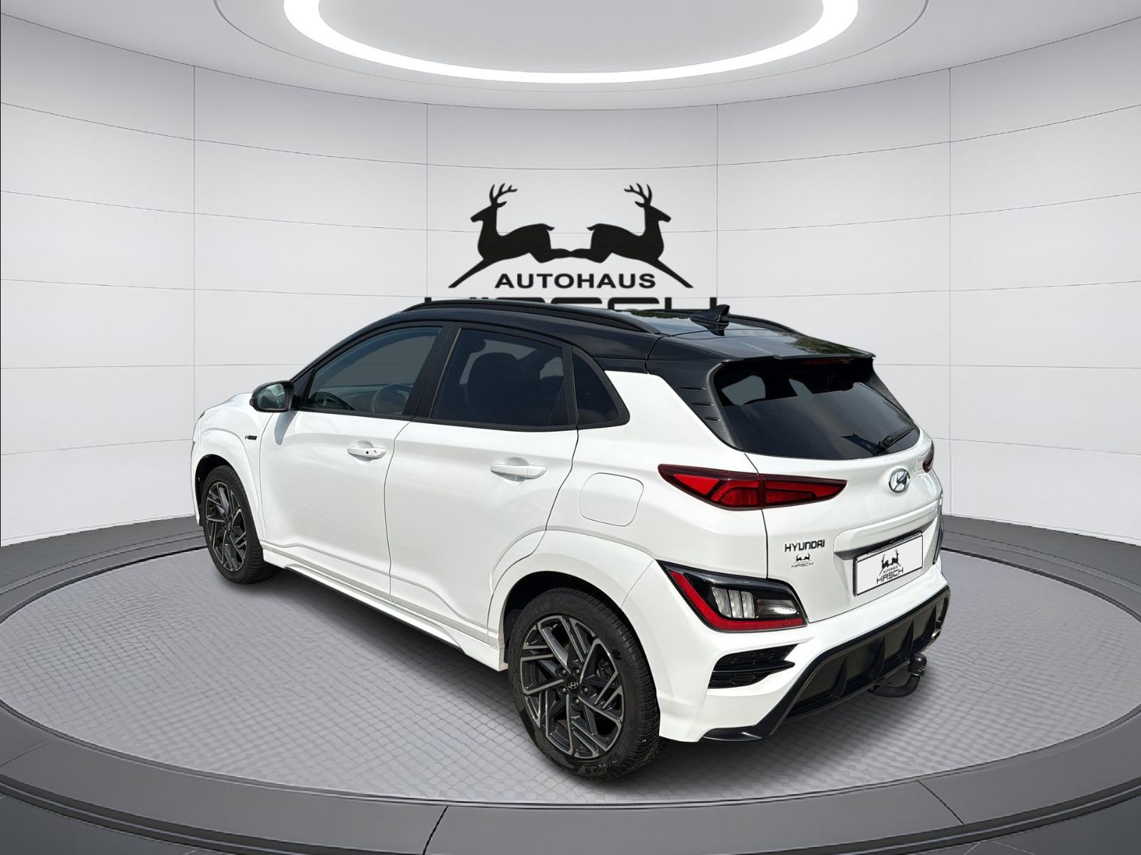Hyundai Kona 2023 г. Белый, пробег 54522 км
