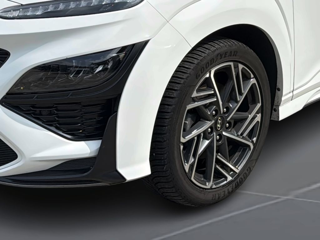 Hyundai Kona 2023 г. Белый, пробег 54522 км