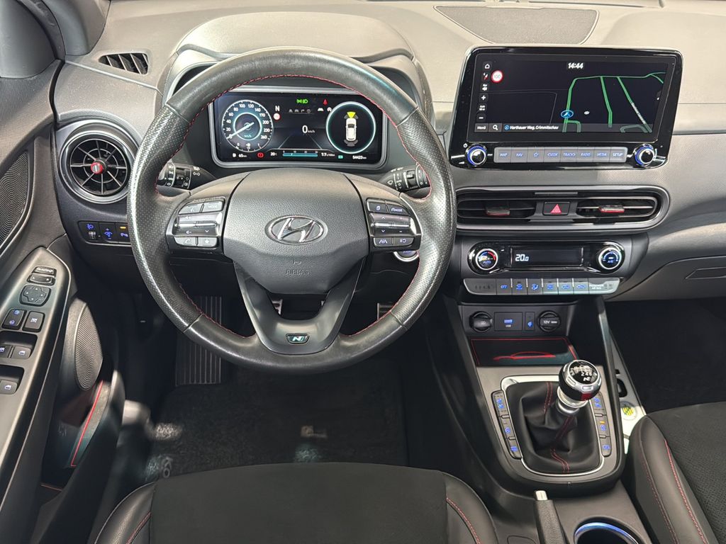Hyundai Kona 2023 г. Белый, пробег 54522 км
