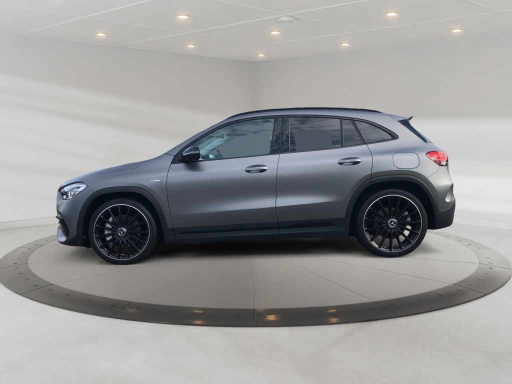 Mercedes-Benz GLA 35 AMG 2022 г. Серый, пробег 44460 км