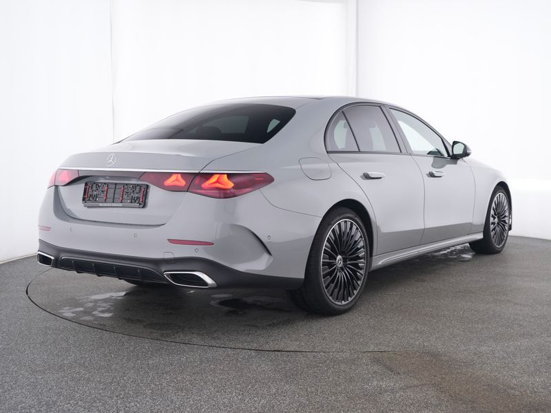 Mercedes-Benz E 220 2025 г. Серый, пробег 18099 км
