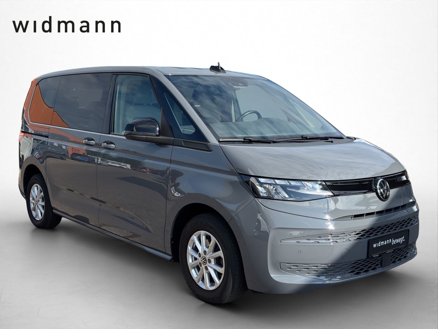 Volkswagen 8 series 2024 г. Серый, пробег 35500 км