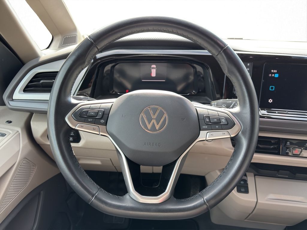 Volkswagen 8 series 2024 г. Серый, пробег 35500 км