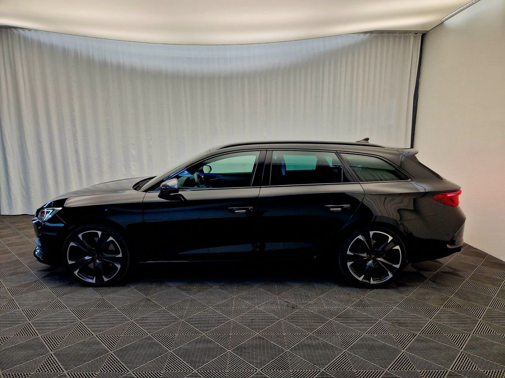 Cupra Leon 2022 г. Чёрный, пробег 38000 км