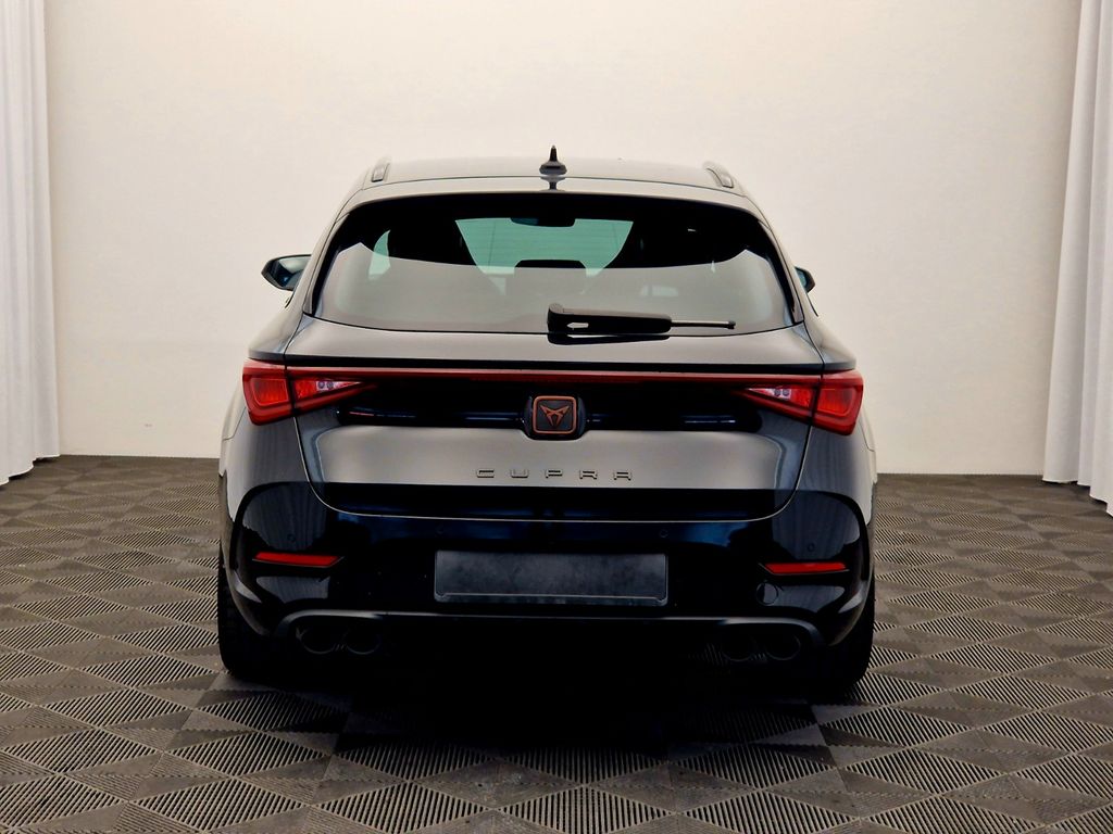 Cupra Leon 2022 г. Чёрный, пробег 38000 км