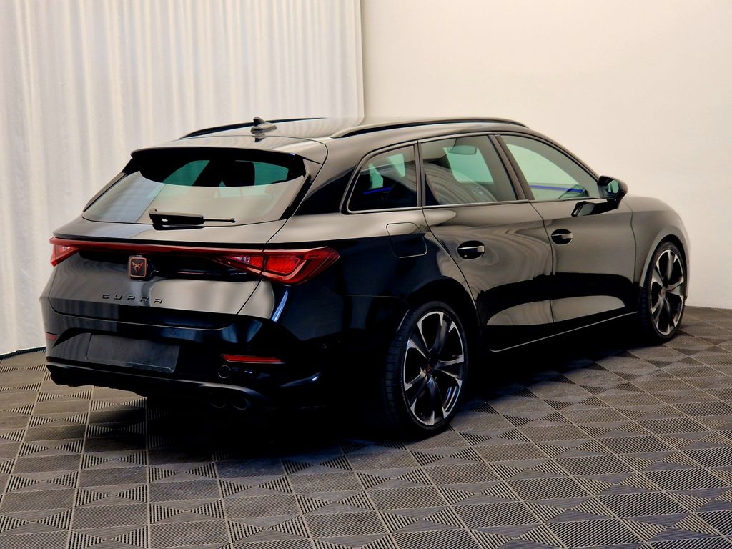 Cupra Leon 2022 г. Чёрный, пробег 38000 км