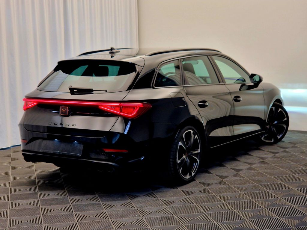Cupra Leon 2022 г. Чёрный, пробег 38000 км