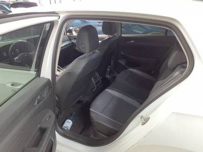 Volkswagen Golf 2025 г. Белый, пробег 18990 км