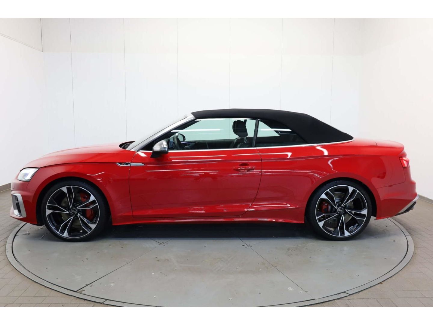 Audi S5 2022 г. Красный, пробег 44915 км