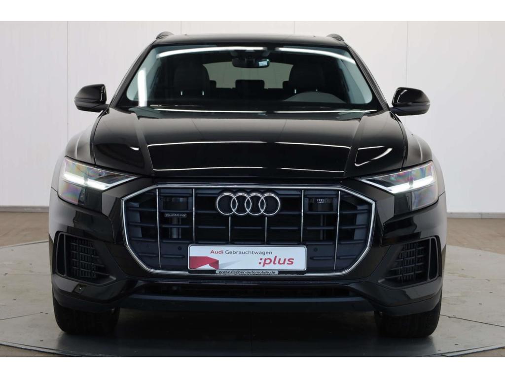 Audi Q8 2022 г. Чёрный, пробег 42435 км