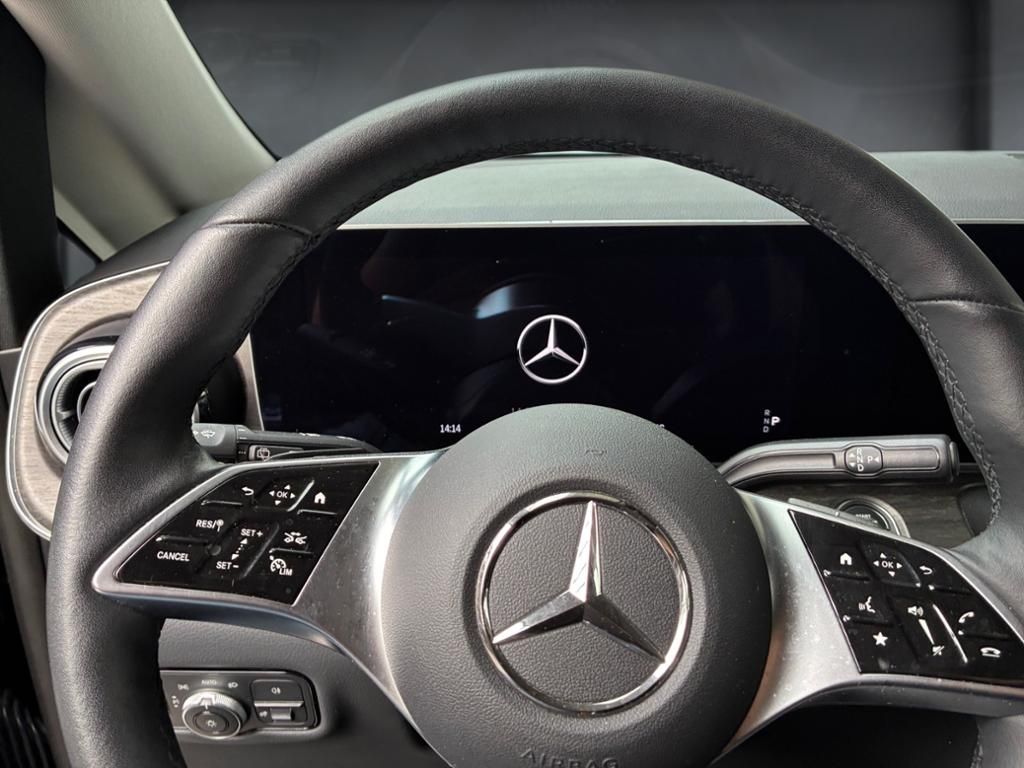 Mercedes-Benz V 300 2025 г. Чёрный, пробег 53326 км