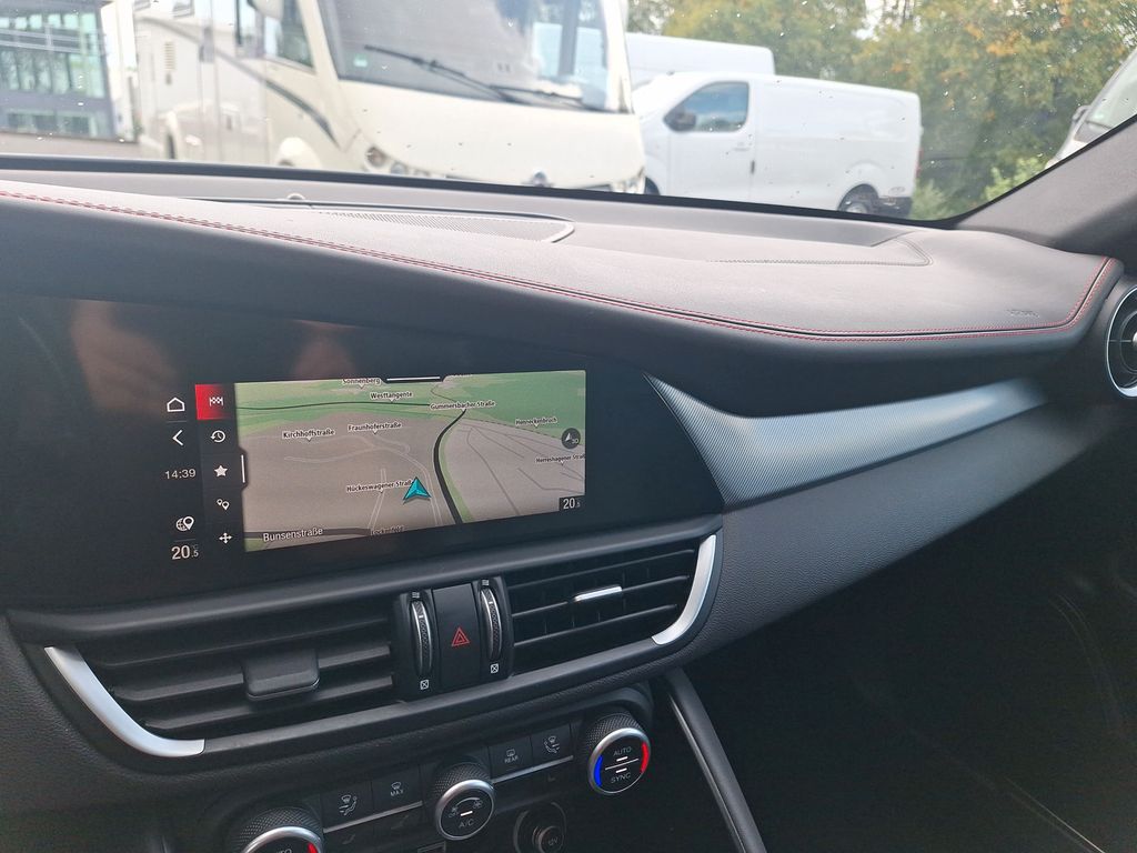 Alfa Romeo Giulia 2023 г. Чёрный, пробег 54610 км