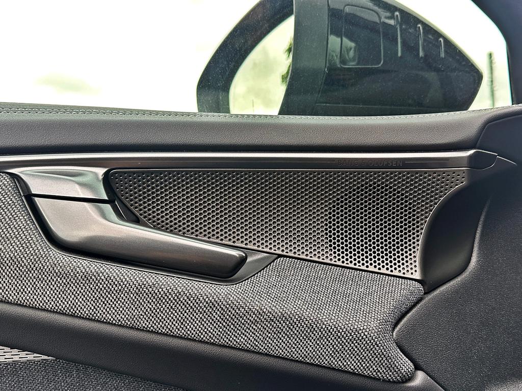 Audi A6 2025 г. Синий, пробег 12690 км