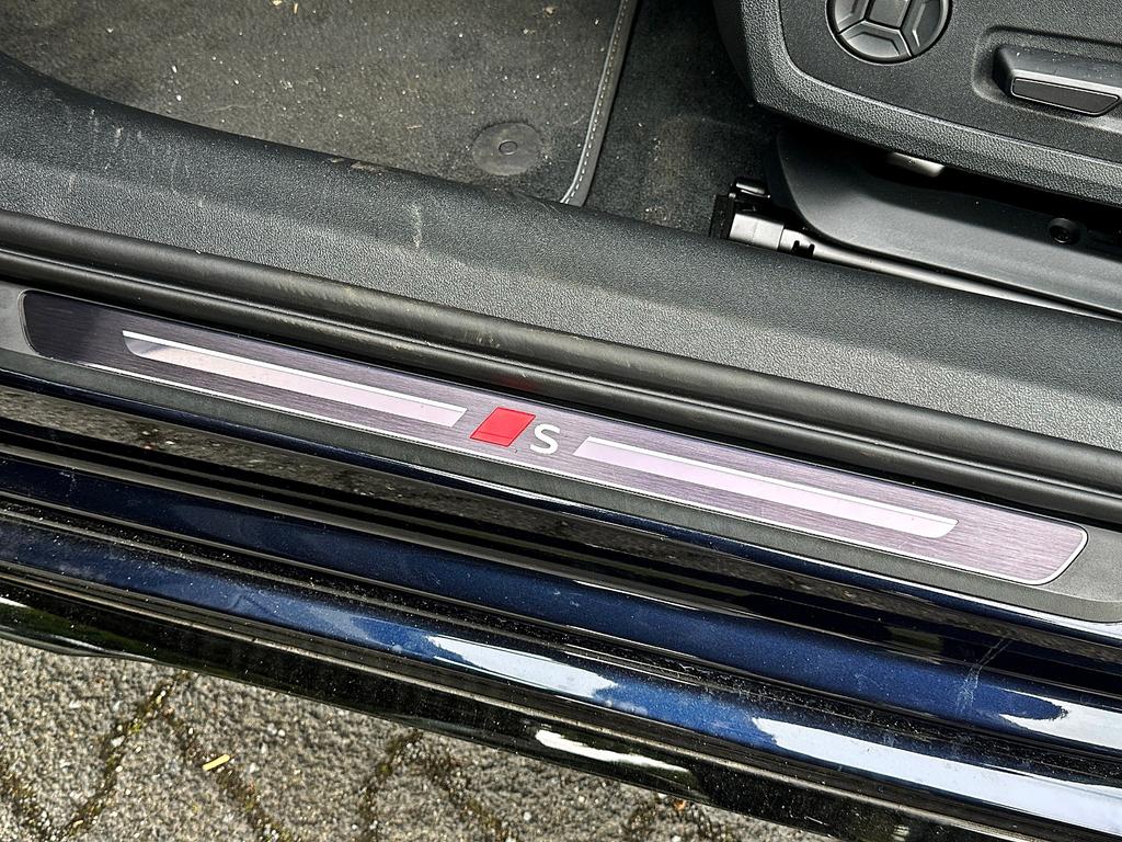 Audi A6 2025 г. Синий, пробег 12690 км