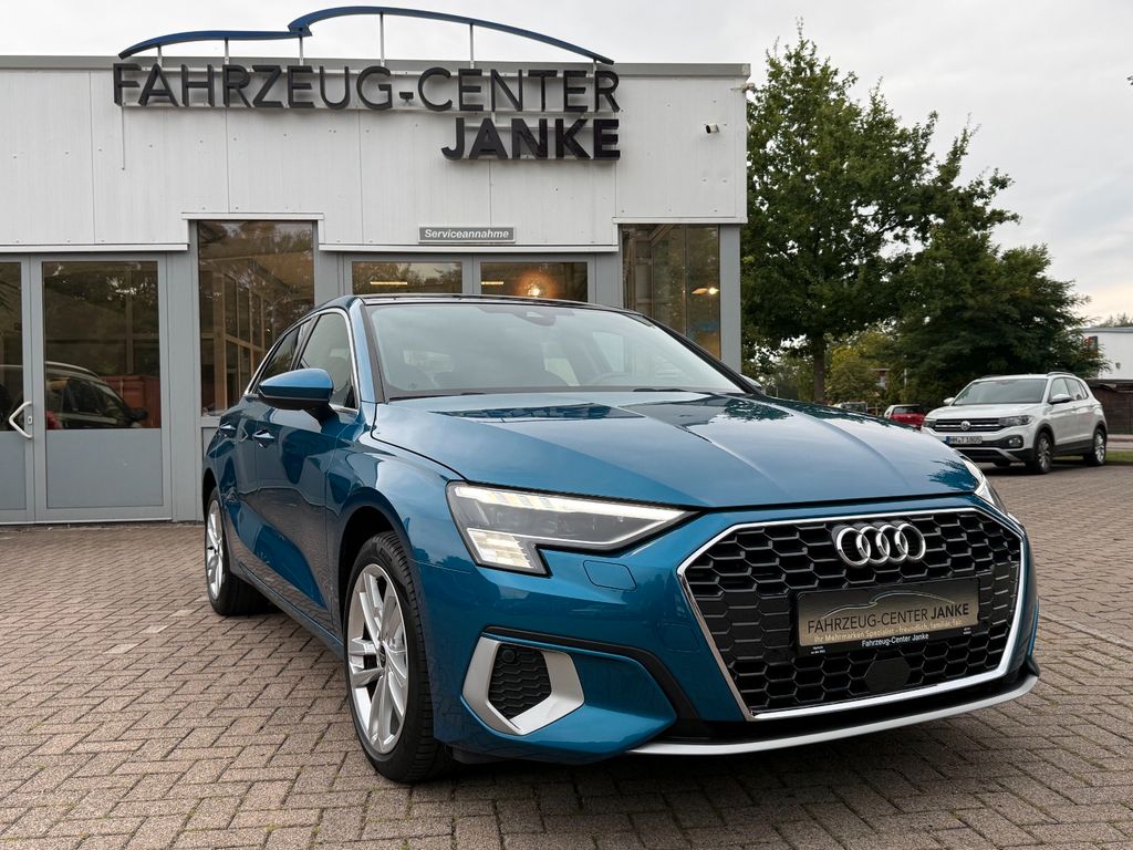 Audi A3 2023 г. Синий, пробег 49600 км