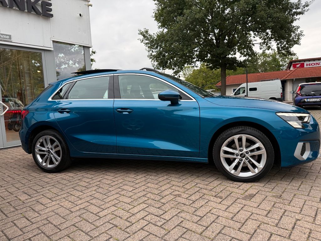 Audi A3 2023 г. Синий, пробег 49600 км