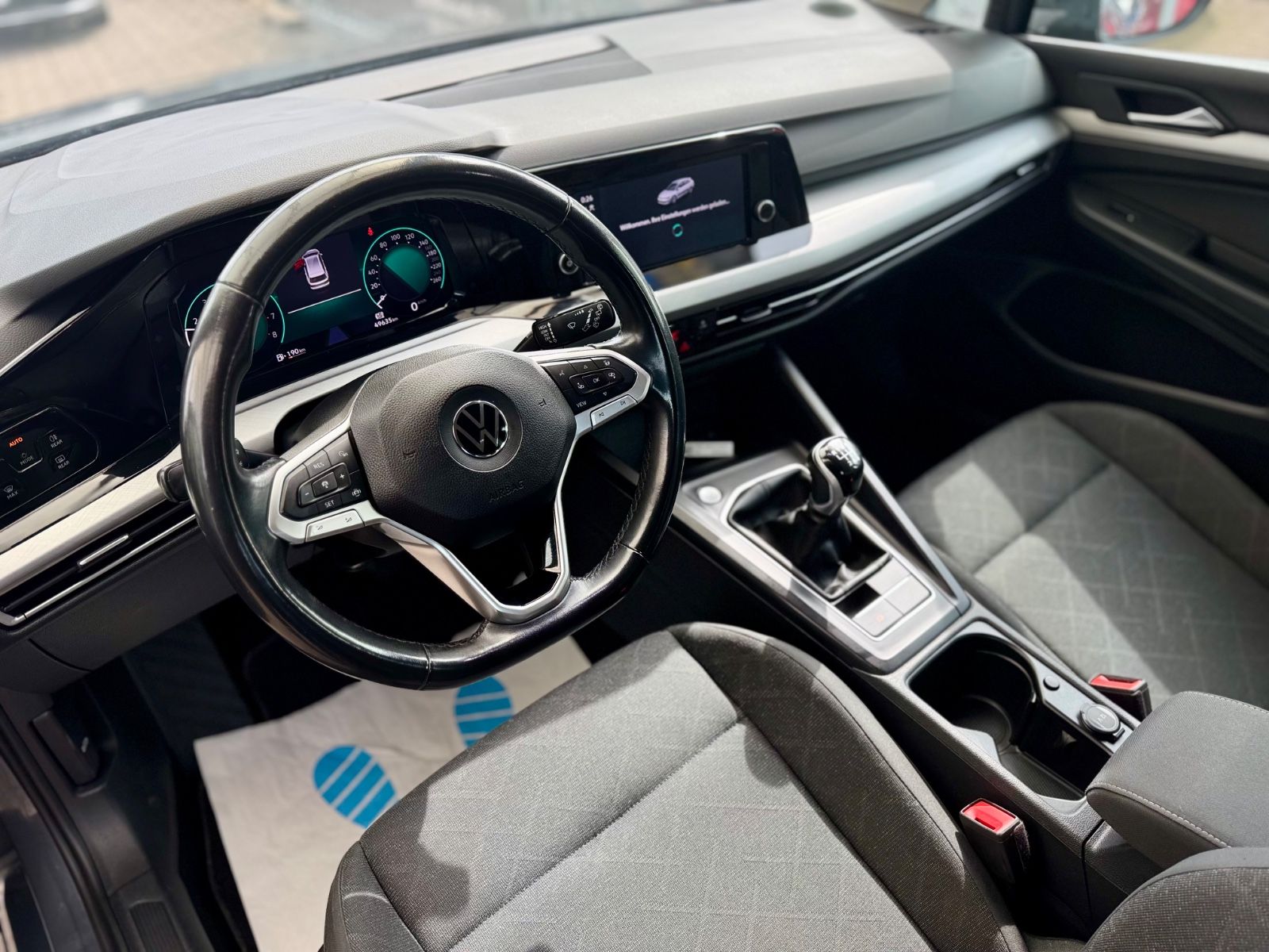 Volkswagen Golf 2022 г. Серый, пробег 49635 км